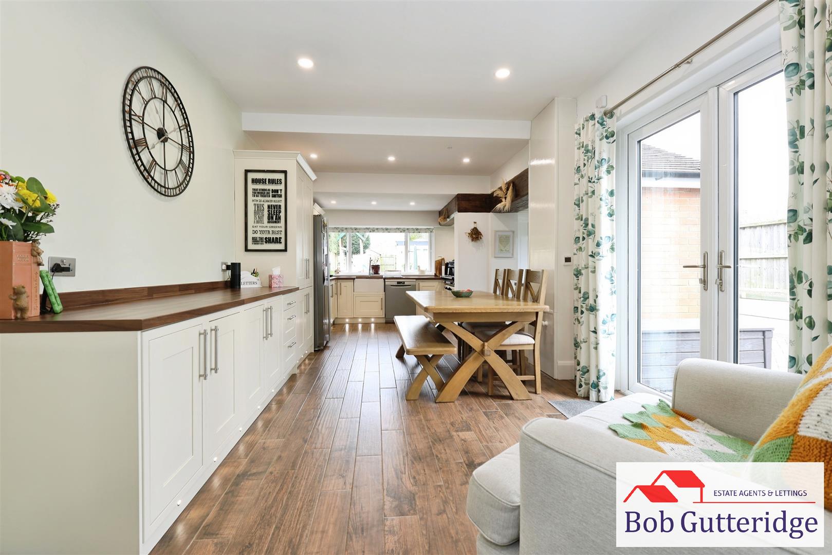 FITTED KITCHEN / DINING ROOM